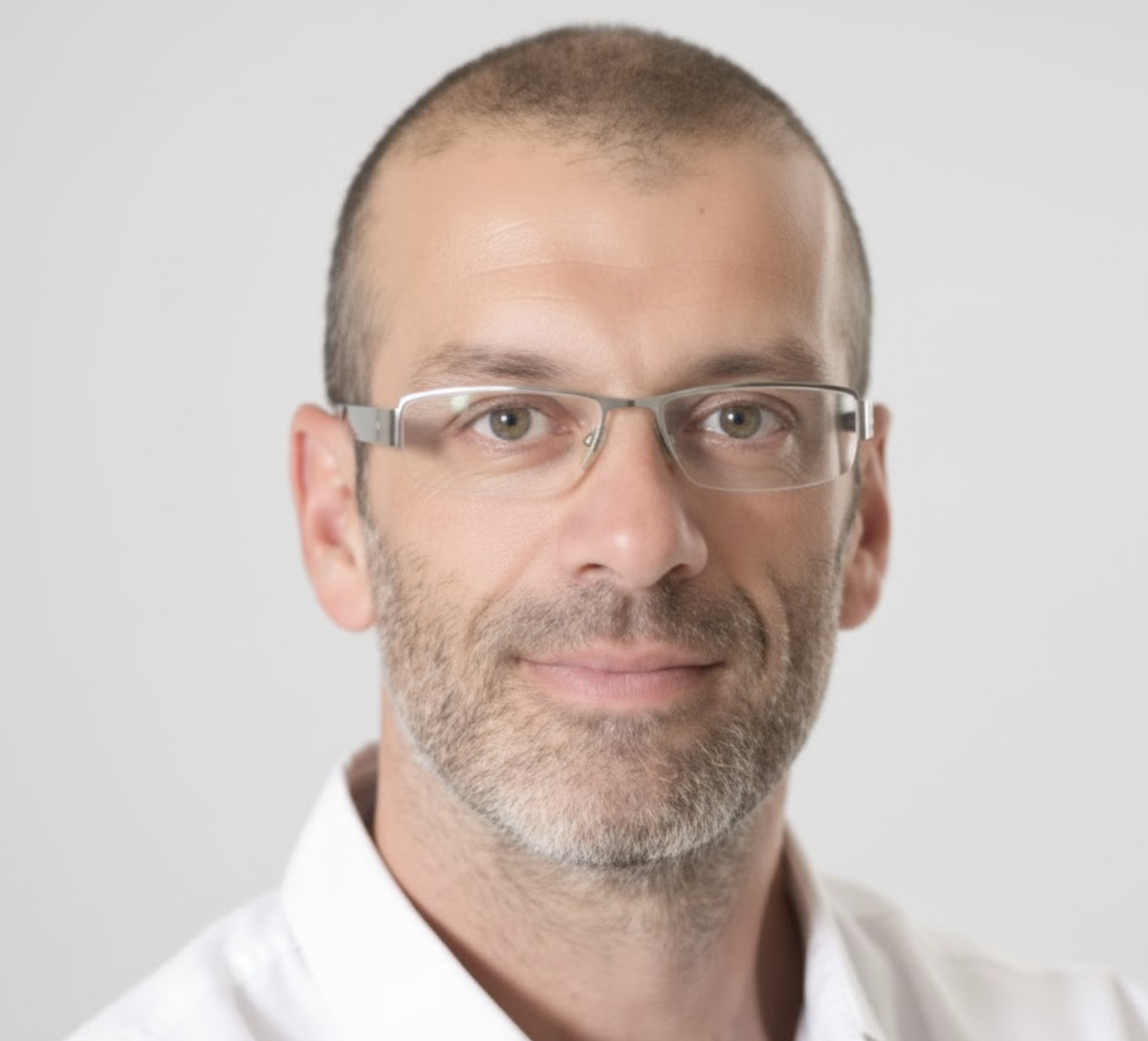 Raimond Igel-Uhlmann in seiner professionellen Portraitaufnahme